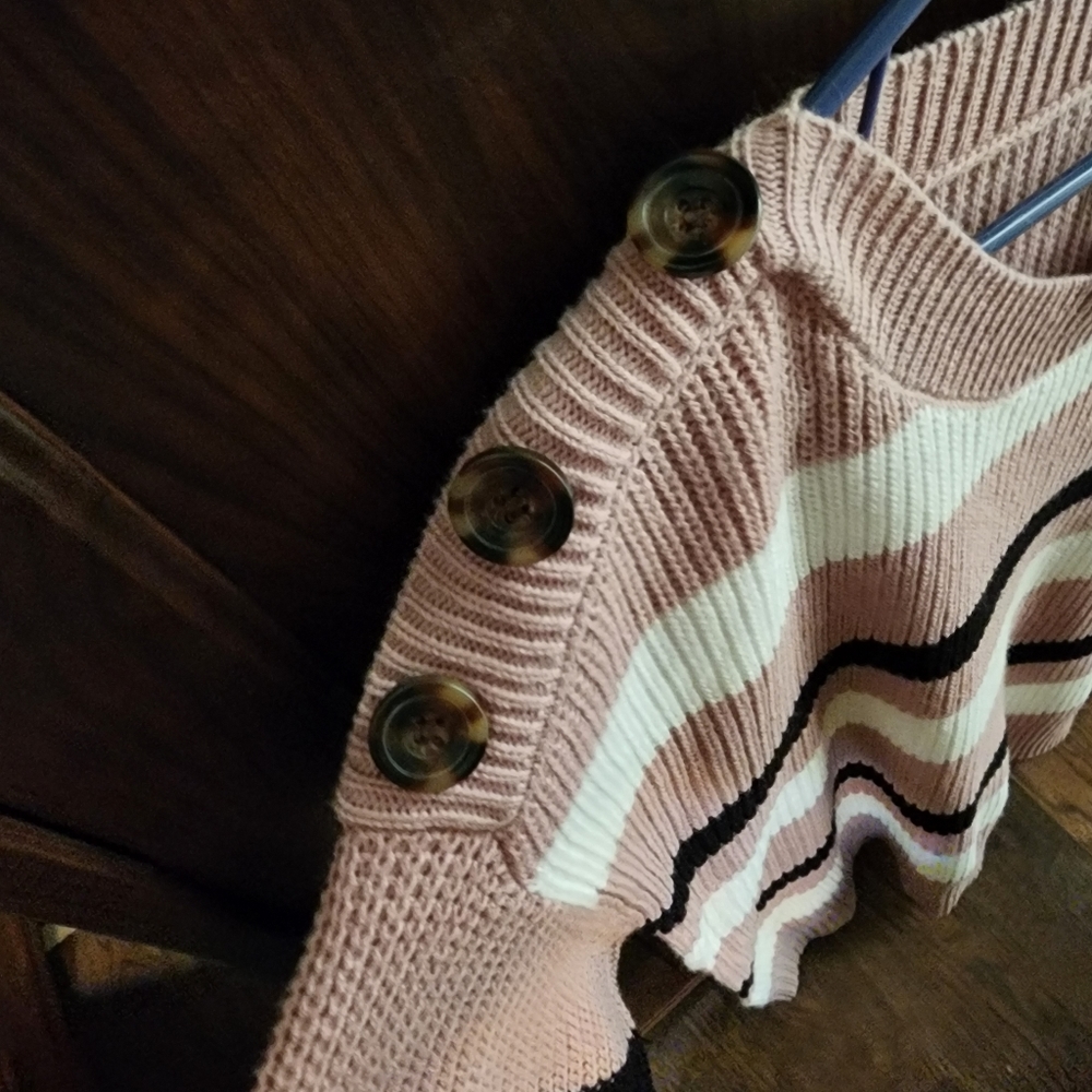 Sweater - Picture 3 of 4